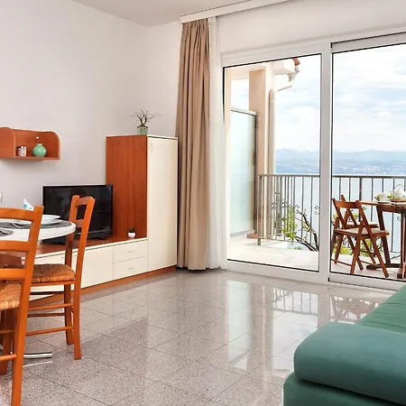 Splendid Beachfront 公寓 *